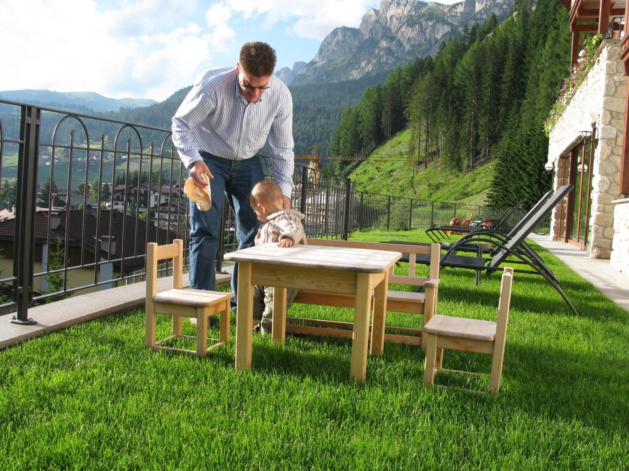 Hotel Garni La Tambra Selva di Val Gardena Exterior foto